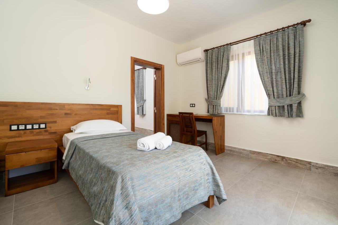 Ayris Hotel Чирали Екстер'єр фото